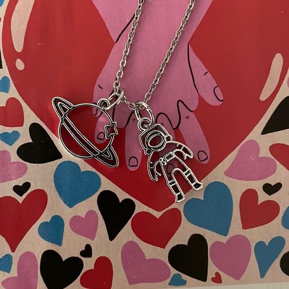 NWT NASA astronaut planet silver charm necklace - Picture 2 of 3